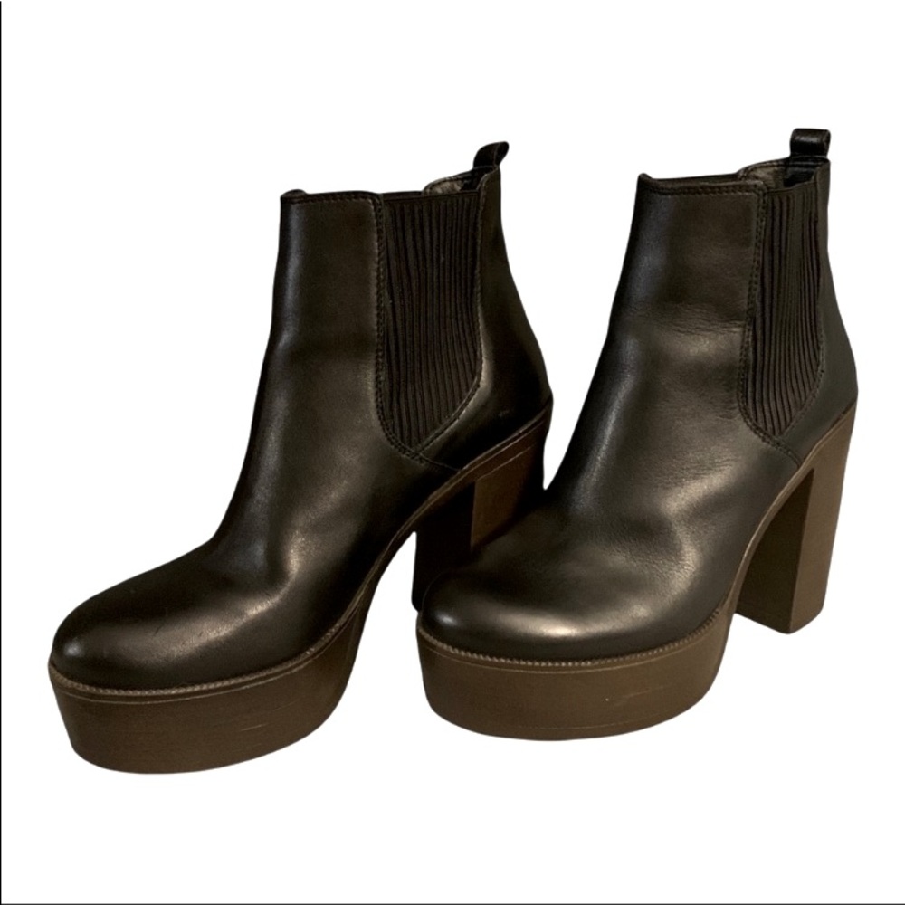 Steve Madden Geanna Chunky Platform Leather Boots Size 8. PERFECT CONDITION